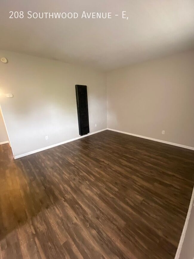 Building Photo - 208 Southwood Ave