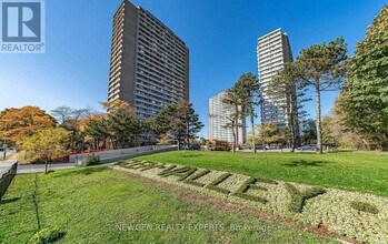 Building Photo - 715 Don Mills Rd.