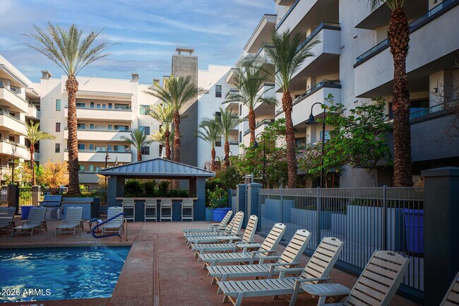 Foto del edificio - 945 E Playa Del Norte Dr