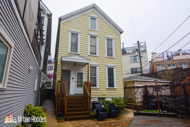 Building Photo - 1217 W George St