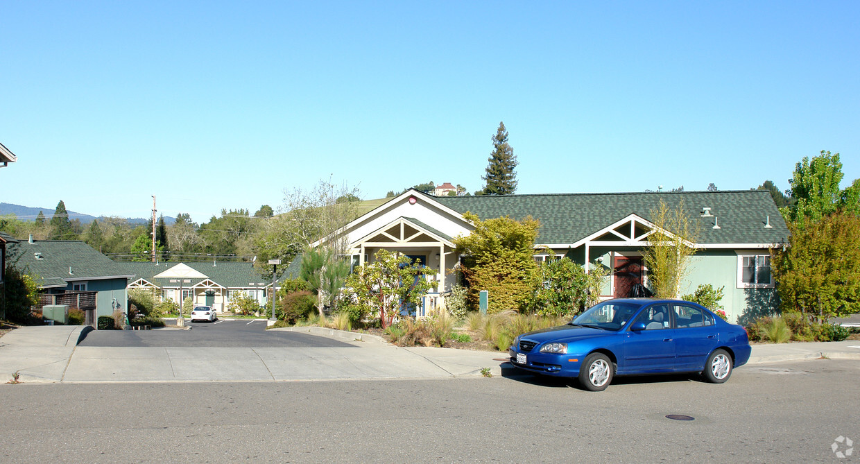 Primary Photo - Park Land Senior Apartments