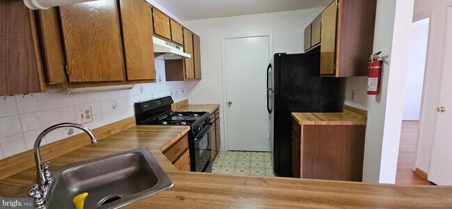 Foto del edificio - 2408 Adams Ct