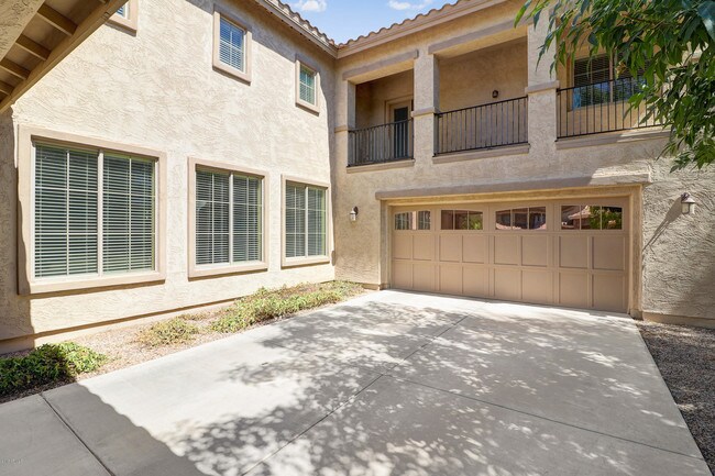 Building Photo - 15145 W Elm St