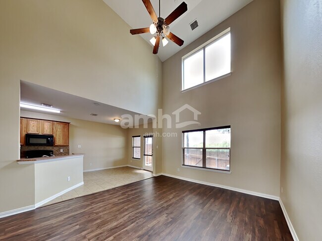 Foto del edificio - 3706 Boxwood Drive