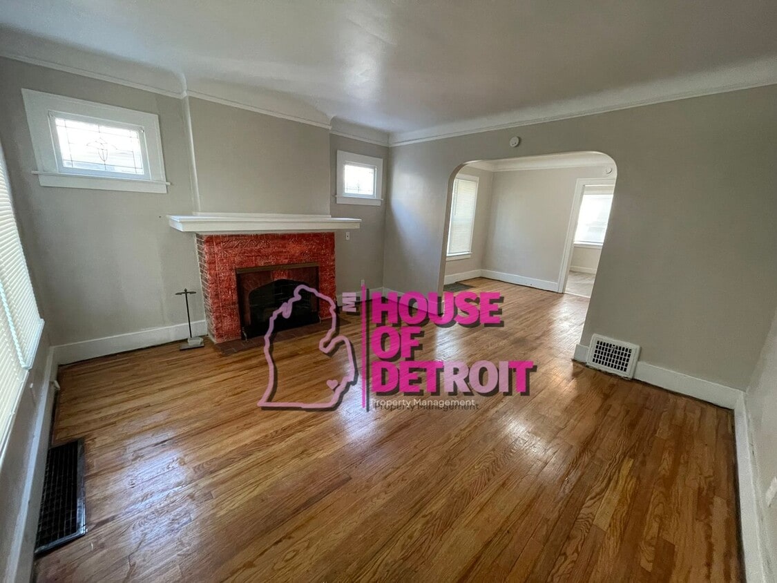 Primary Photo - 3 BEDROOM | 1 BATH | FREE PRE SCREEN