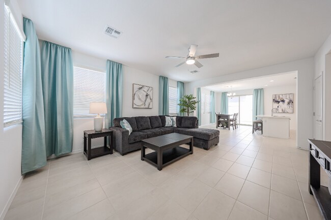 Foto del edificio - 3771 N 99th Dr
