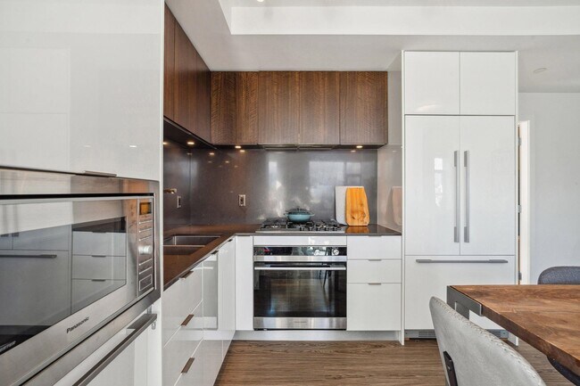 Photo du bâtiment - 209 E 7th Ave