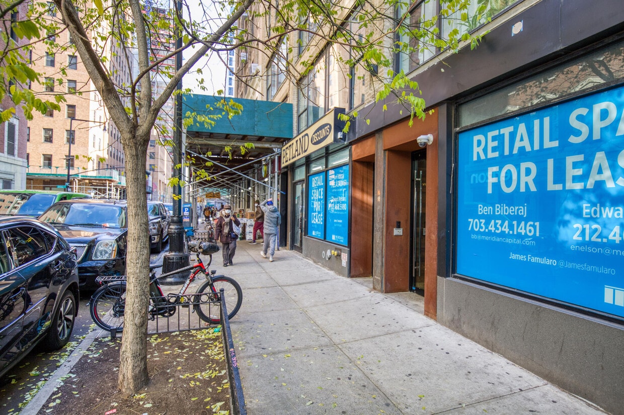 Brooklyn Ny Petland Discount Stores 72 Willoughby St Unit FL2