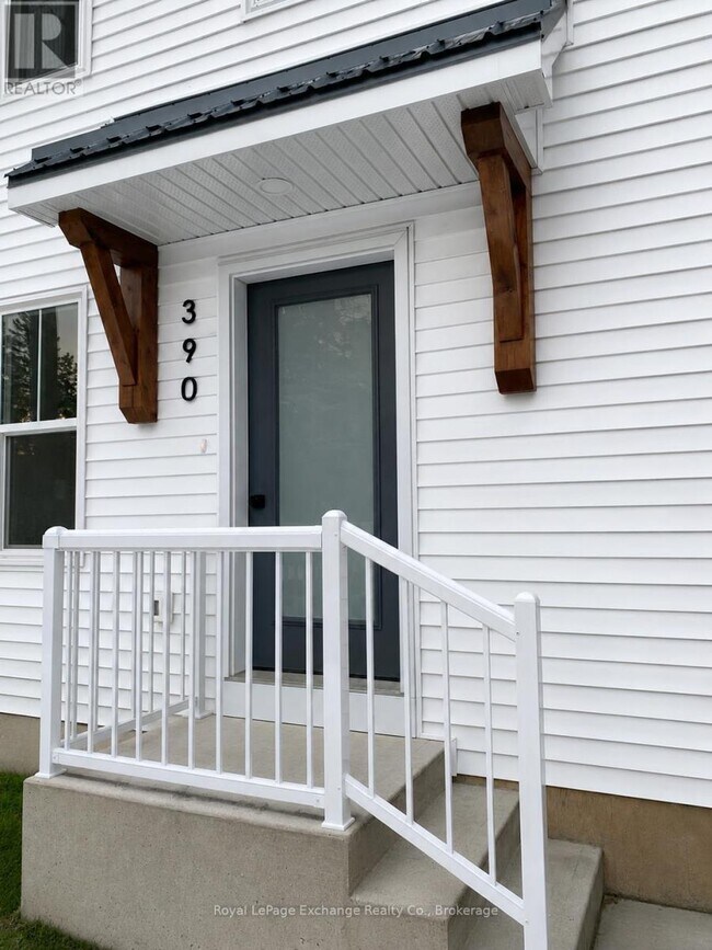 Photo du bâtiment - 390 13th St