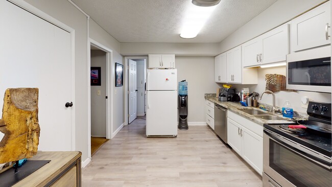 Foto del edificio - 14th St. Apartments