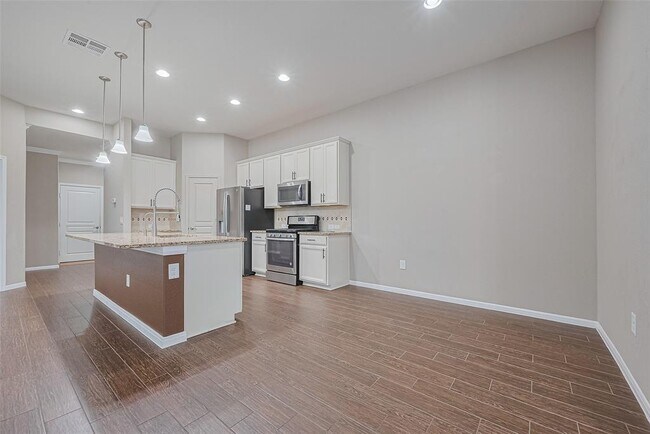 Building Photo - 5327 Silver Ledge Dr