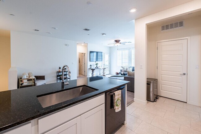 Foto del edificio - 2750 S Voyager Dr