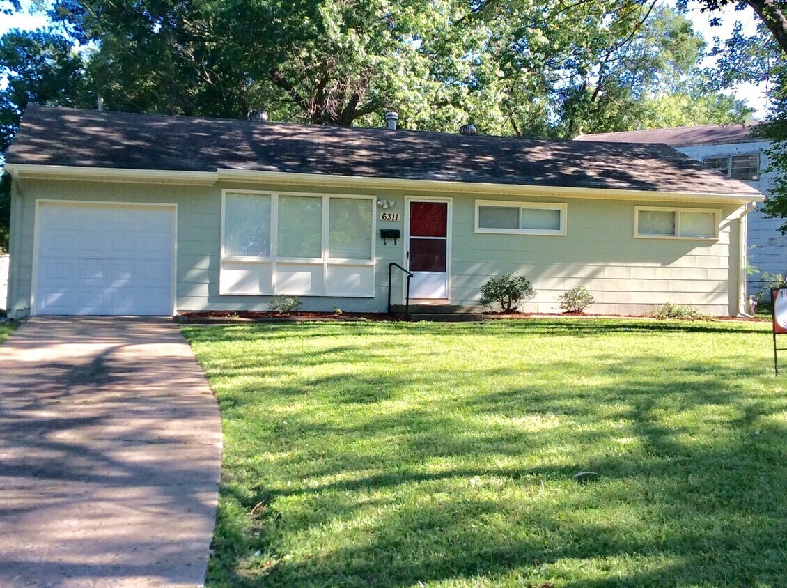 Foto principal - Beautifully redone 3 bedroom home in Grand...