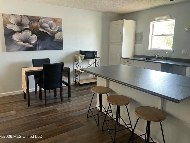 Foto del edificio - 20413 Longview Rd