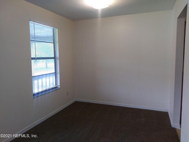 Building Photo - 480 Bentwood Ln