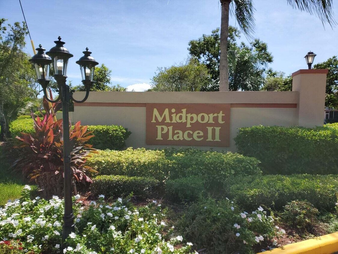 1535 SE Royal Green Cir Unit 102, Port Saint Lucie, FL 34952 Condo