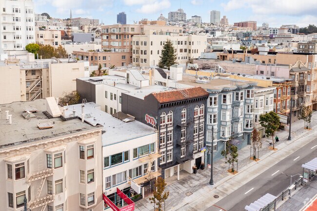 Foto aérea - 2444-2446 Van Ness Ave