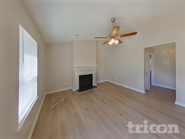 Foto del edificio - 217 Westport Dr