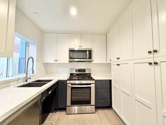 Foto del edificio - 6032 Romaine St