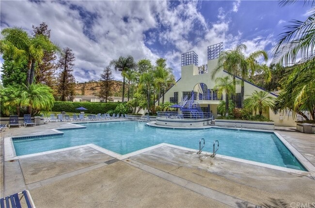 Foto del edificio - 5749 E Creekside Ave
