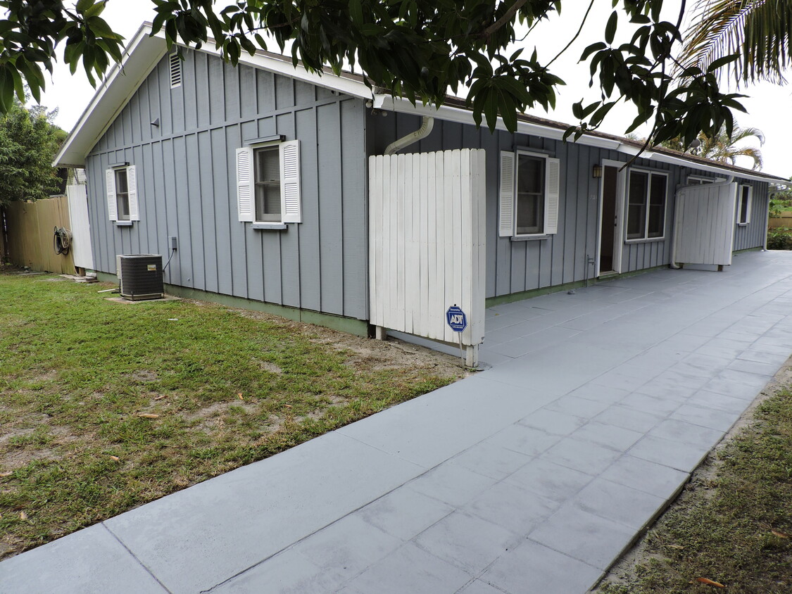 view front of duplex unit - 9285 Green Meadows Way