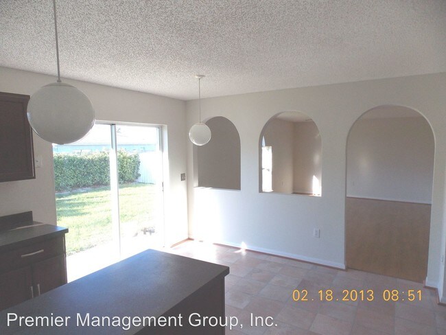 Building Photo - 526 Birch Ct