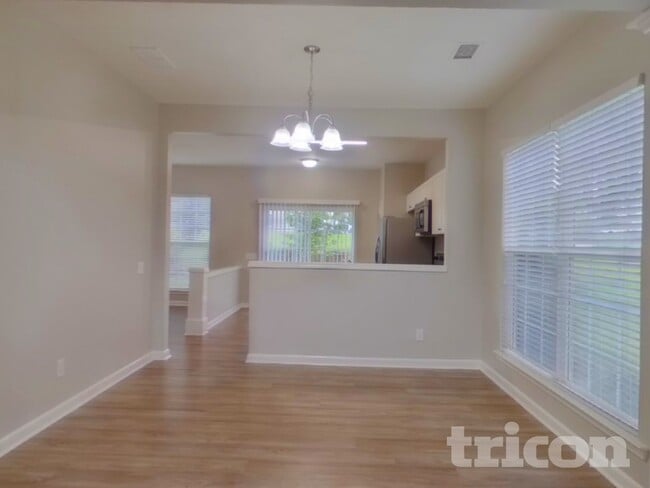 Building Photo - 2521 Wingdale Dr