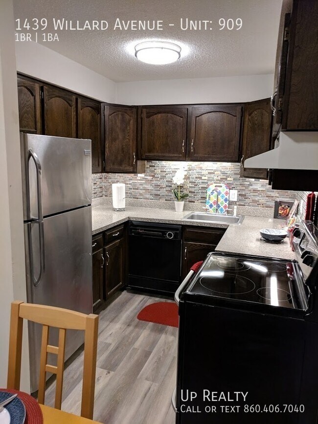 Foto del edificio - 1439 Willard Ave