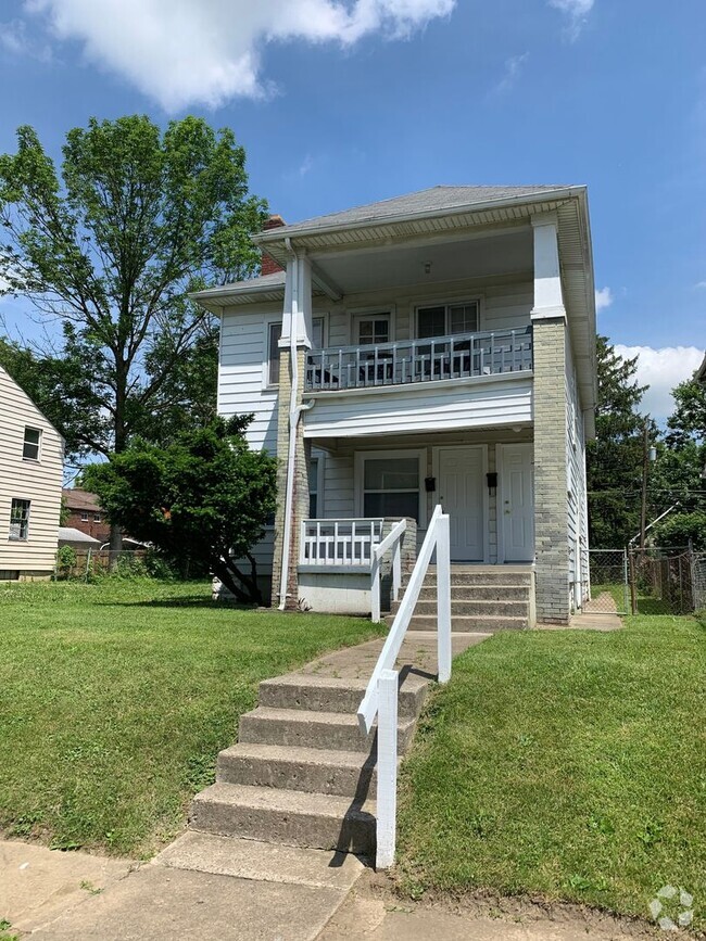 Building Photo - 1138-38.5 Oakwood Ave