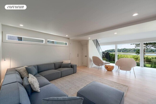 Foto del edificio - 590 Haywaters Dr