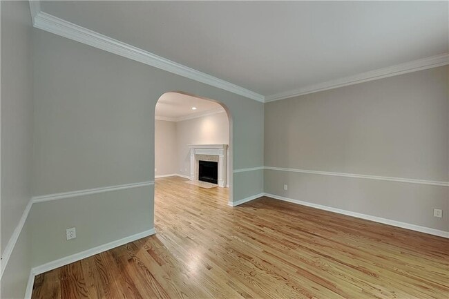 Building Photo - 811 Springdale Crossing