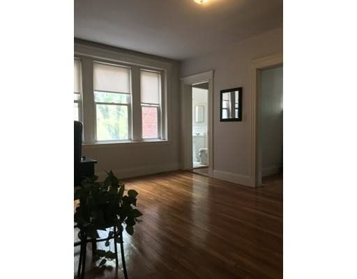 Primary Photo - 1 Craigie St