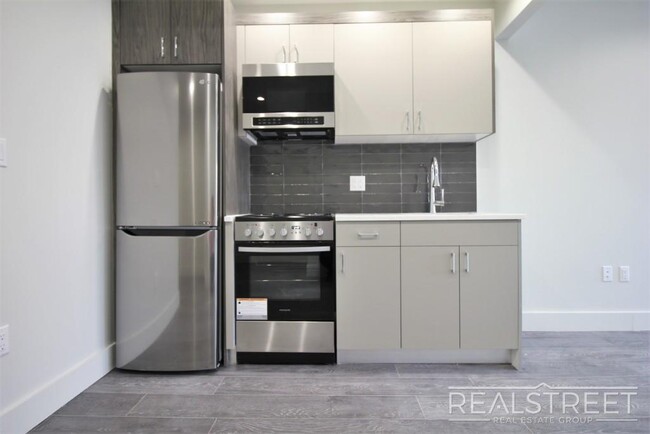 Building Photo - Brand New 1 BED in Crown Heights