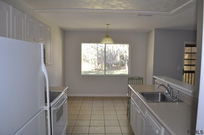 Building Photo - 304 Palm Coast Pkwy NE