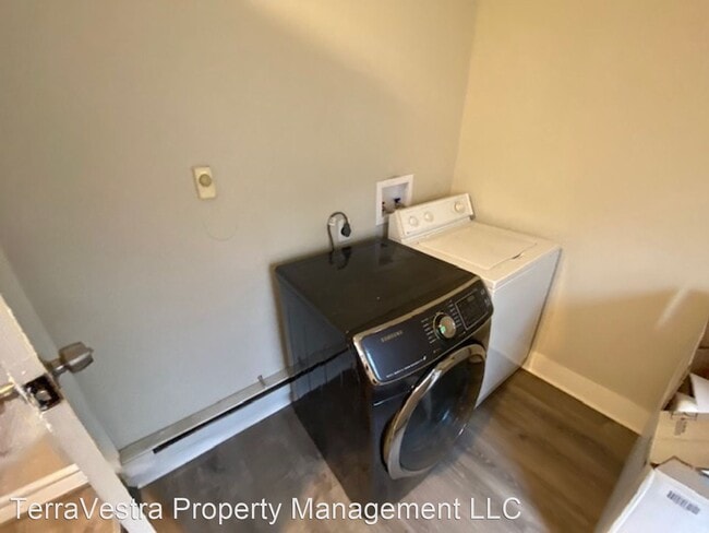 Building Photo - 2 br, 1 bath House - 101 W Broad Street