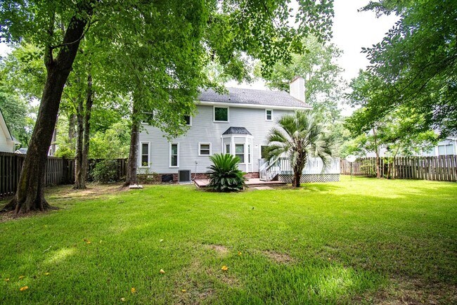Foto del edificio - 207 Essex Dr