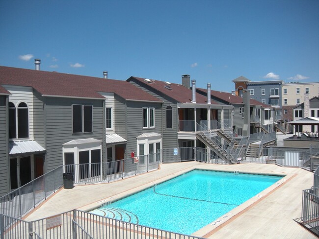 Building Photo - Orange Tree Condo