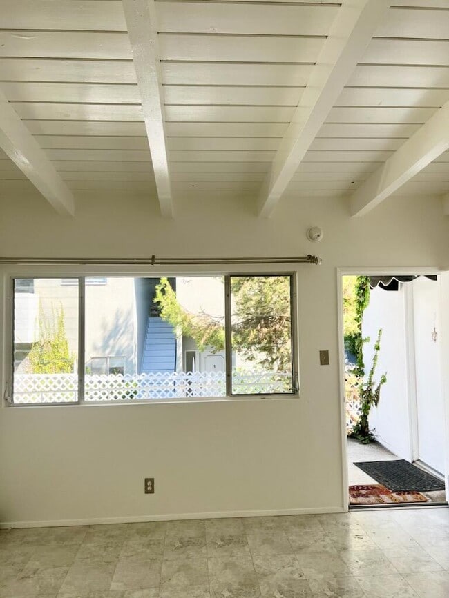 Building Photo - 11659 Mayfield Ave