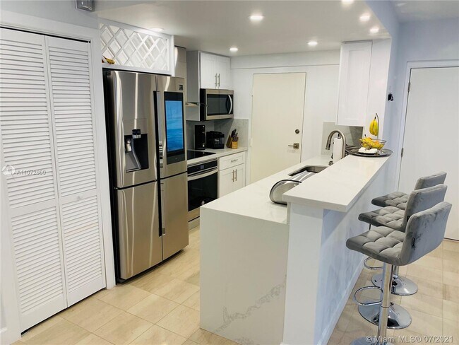 Foto del edificio - 900 SW 84th Ave