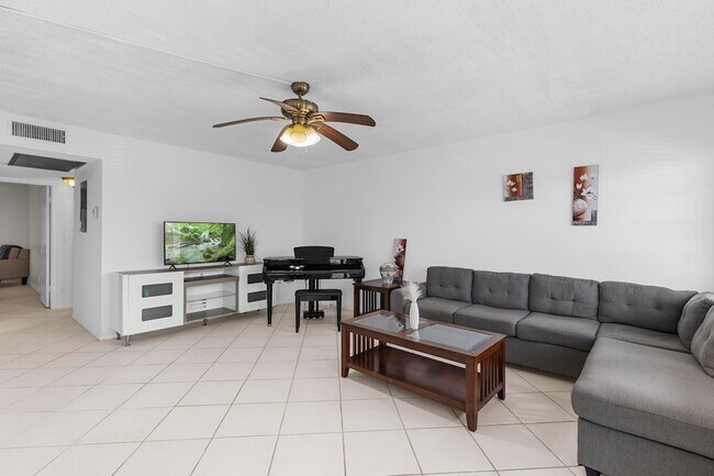 Foto del edificio - 3028 Harwood D