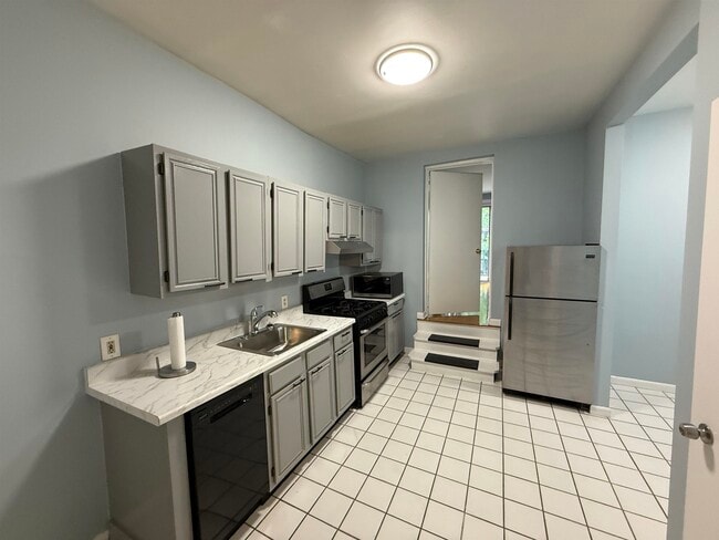 Building Photo - 511 Park Ave