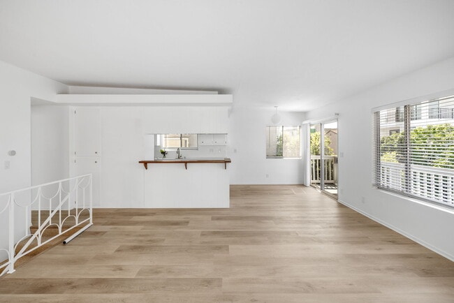 Upstairs living space - 464 28th St