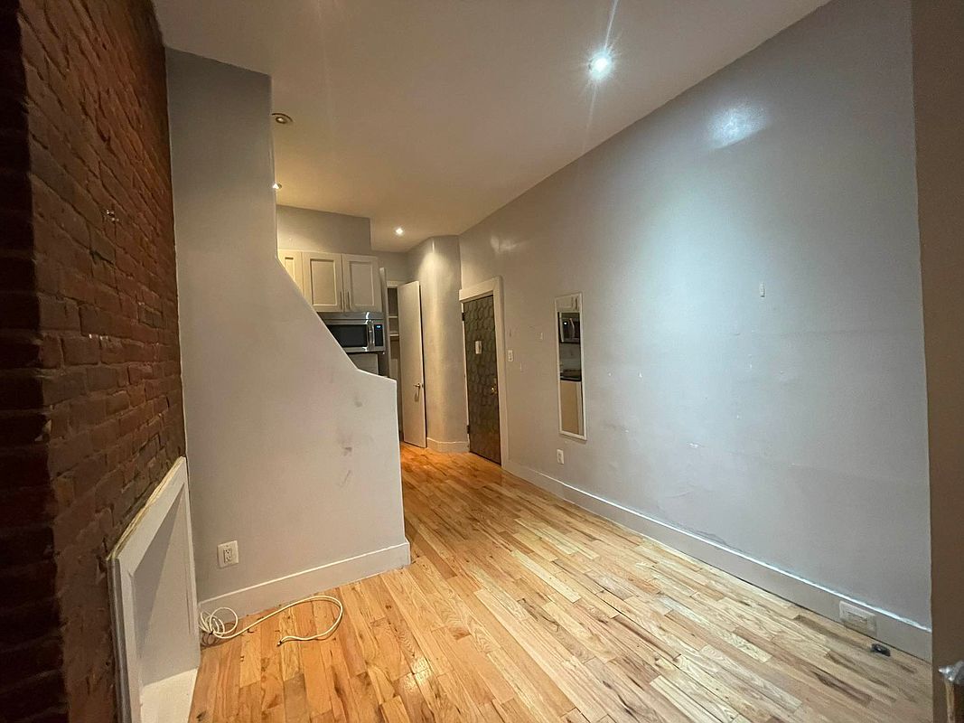 Building Photo - 699 Bushwick Ave