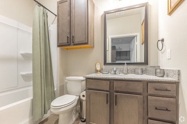 1 habitación, 1 baño - 707 pies cuadrados - Baño - Palomino Pointe