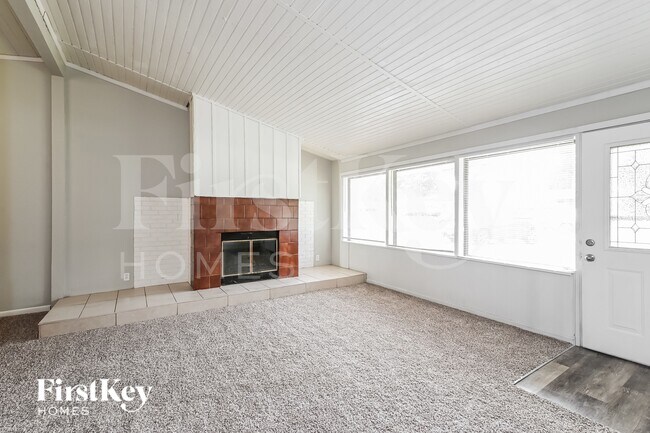 Foto del edificio - 3045 Kingsley Dr