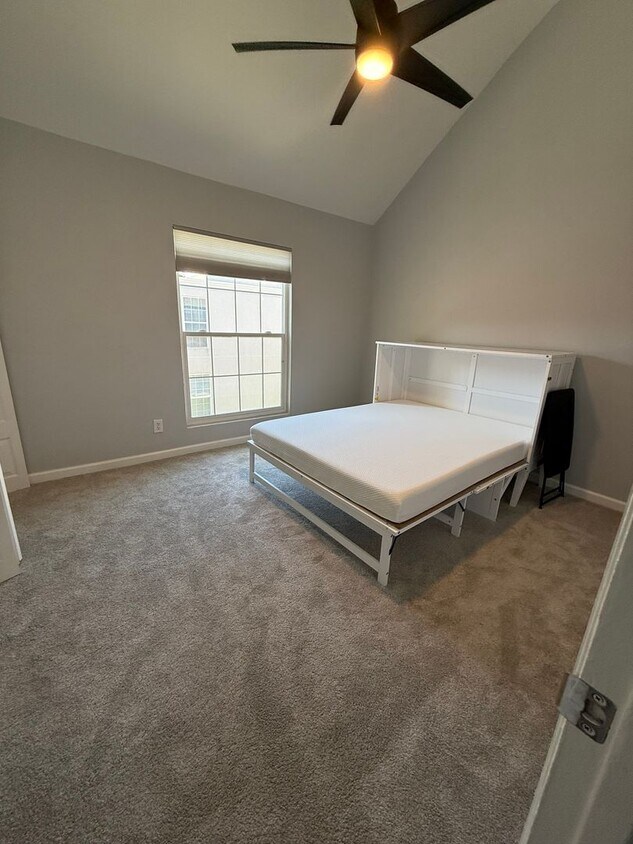 Foto principal - 3525 Rebecca Ln