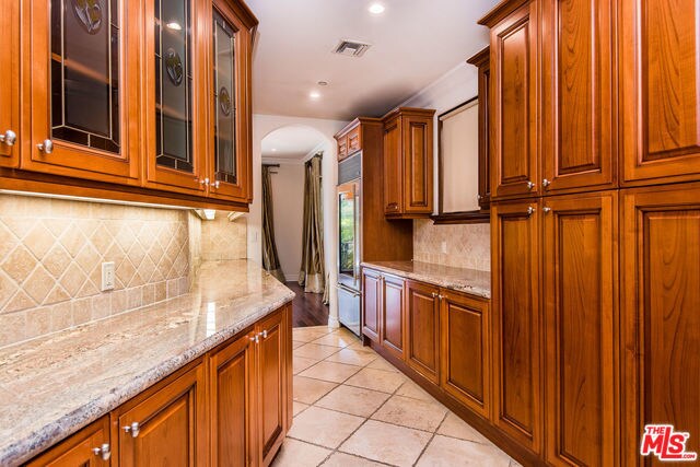 Building Photo - 148 S Swall Dr