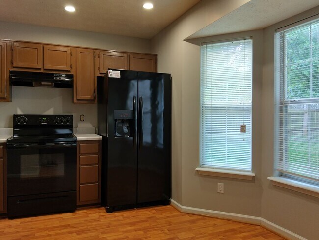 Building Photo - 3bd/2.5ba House