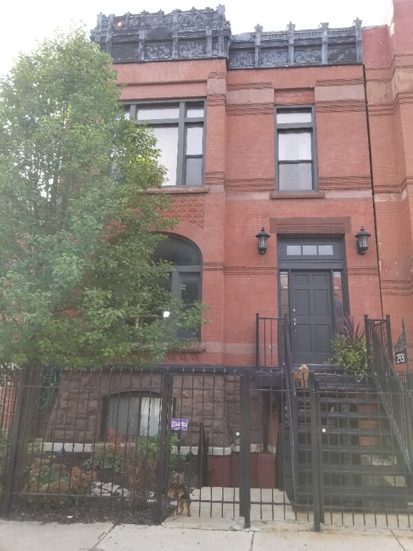 2931 W Warren Blvd Unit Garden Apartment, Chicago, IL 60612 Room for