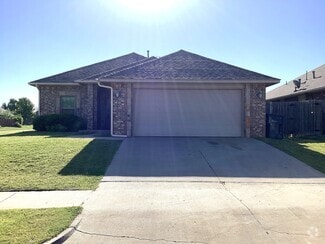 Building Photo - 14500 Sylena Way